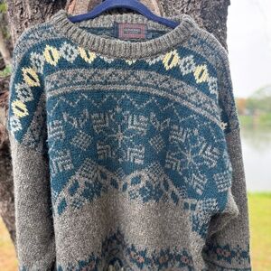 GlenCraig  Scotland Sweater Pure New Wool Crew Neck  Pullover  Snow Flake Large